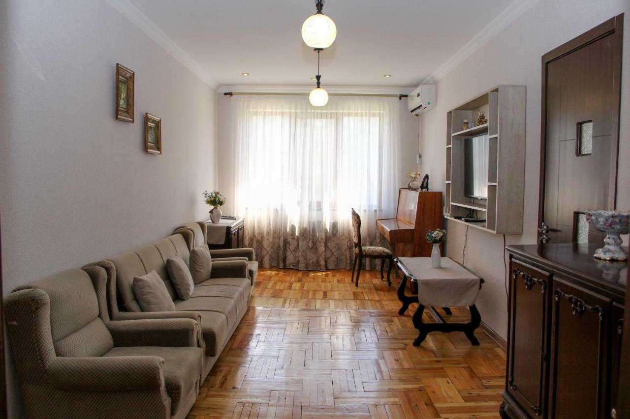Prometheus Apartment Tskaltubo ภายนอก รูปภาพ