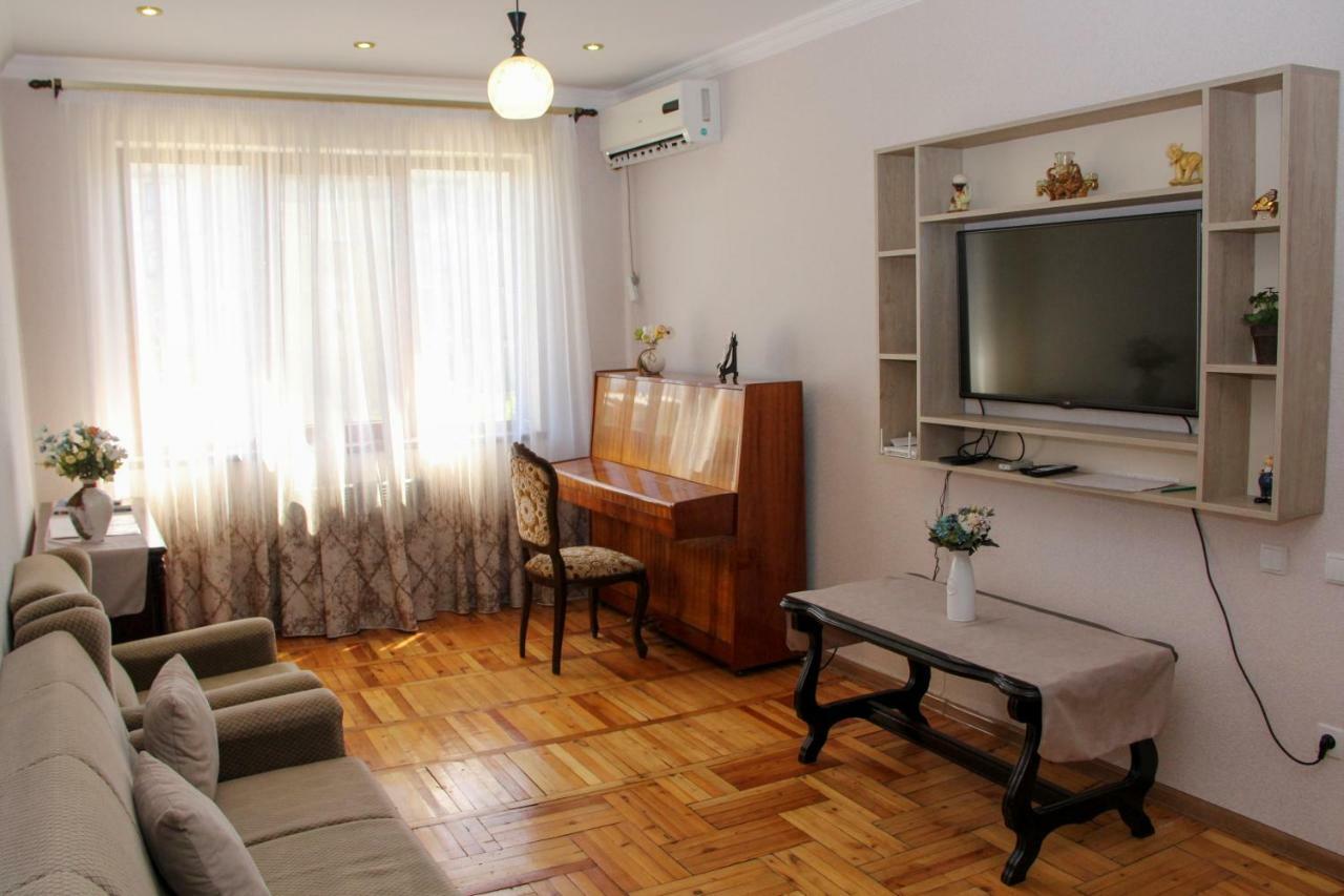 Prometheus Apartment Tskaltubo ภายนอก รูปภาพ