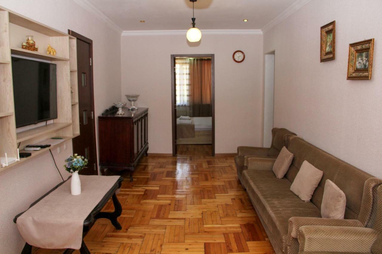 Prometheus Apartment Tskaltubo ภายนอก รูปภาพ